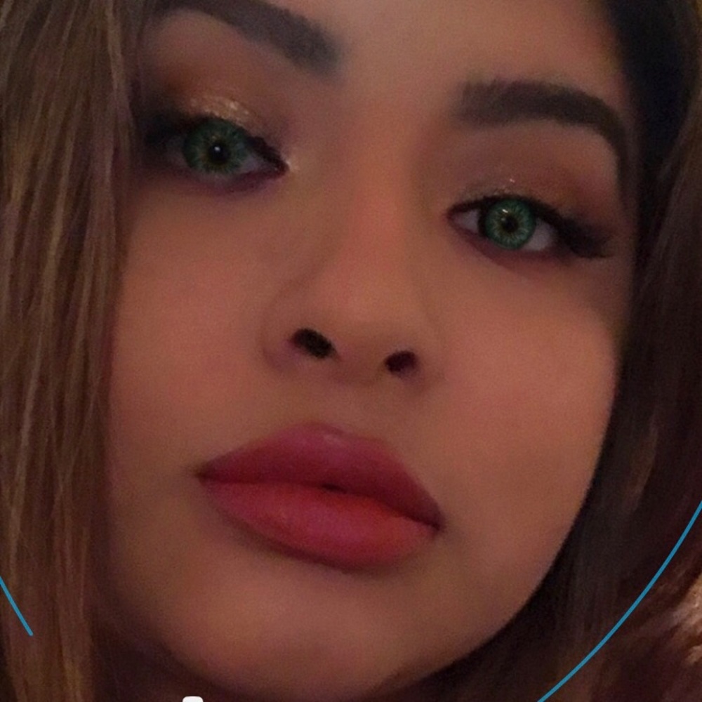 Meet your Posher, Abril